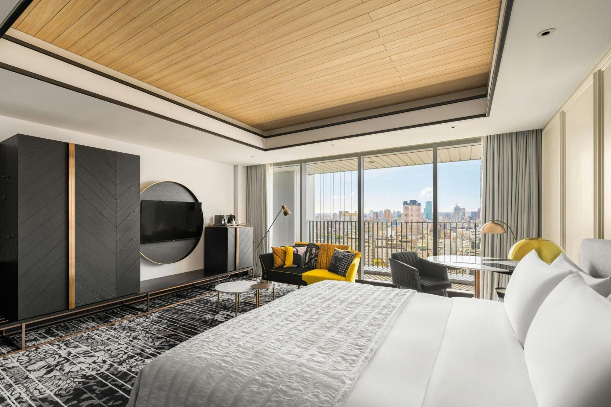 Le Meridien Ταϊχούνγκ Εξωτερικό φωτογραφία A guest room at the Westin Tokyo