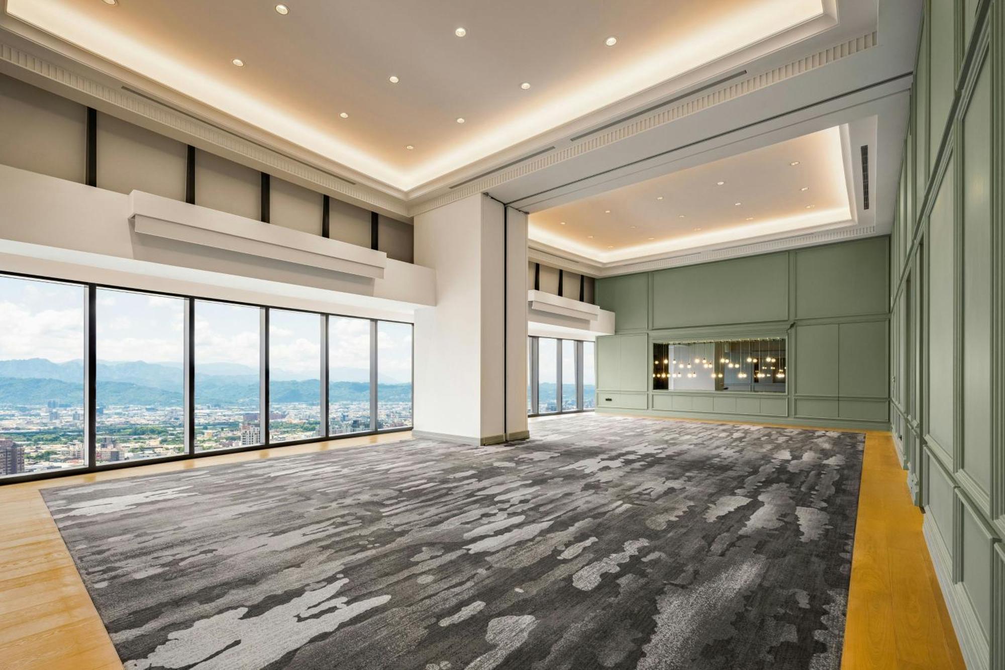 Le Meridien Ταϊχούνγκ Εξωτερικό φωτογραφία The 30th floor of the hotel