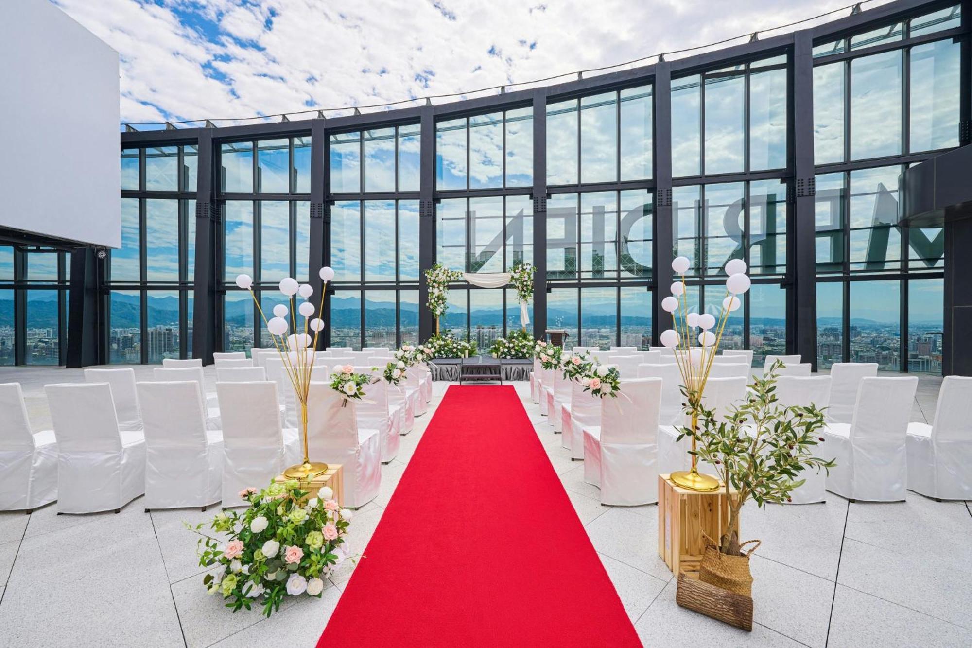Le Meridien Ταϊχούνγκ Εξωτερικό φωτογραφία The Sky Chapel